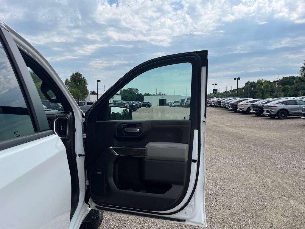 Used 2020 Chevrolet Silverado 1500 LT Trail Boss AWD/4WD image 34