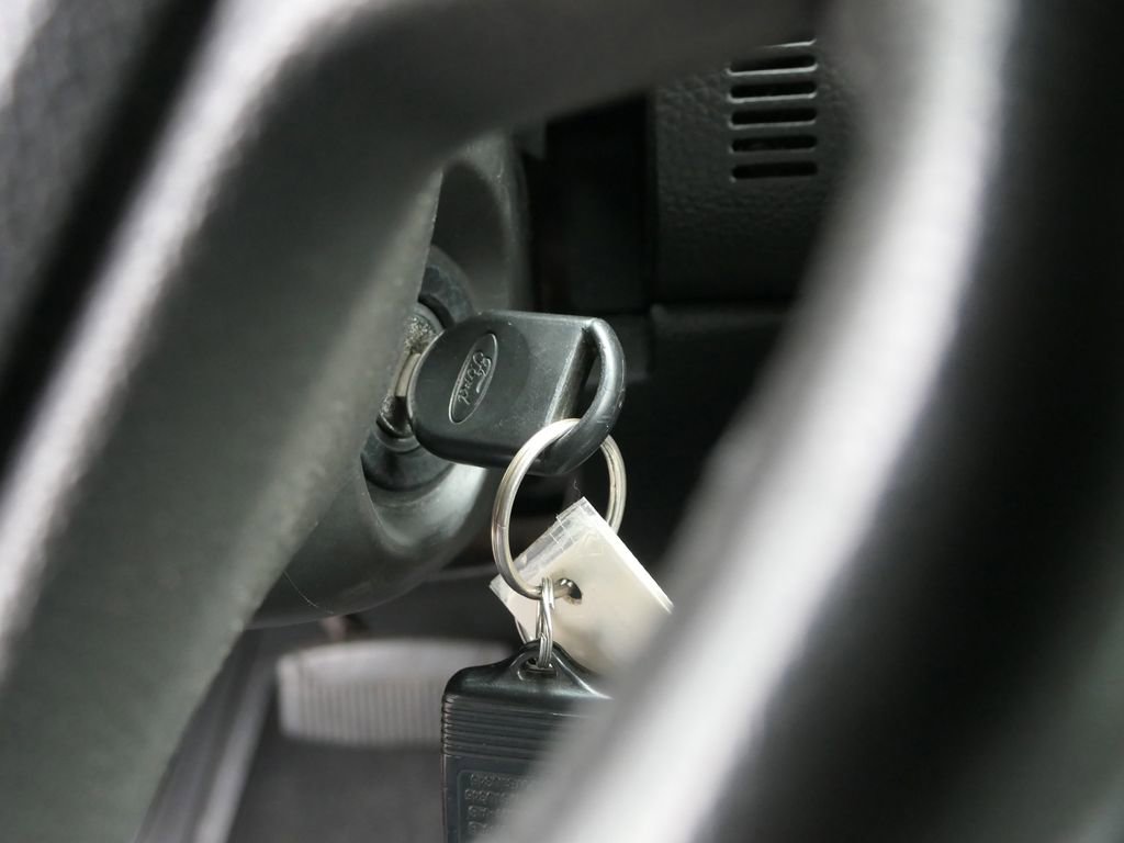 Used 2010 Ford Explorer Sport Trac XLT image 19