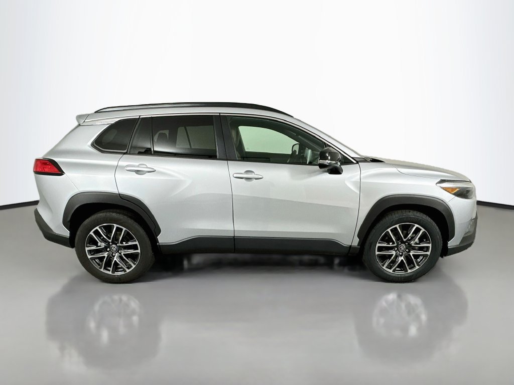 Certified 2026 Toyota Corolla Cross XLE FWD image 4