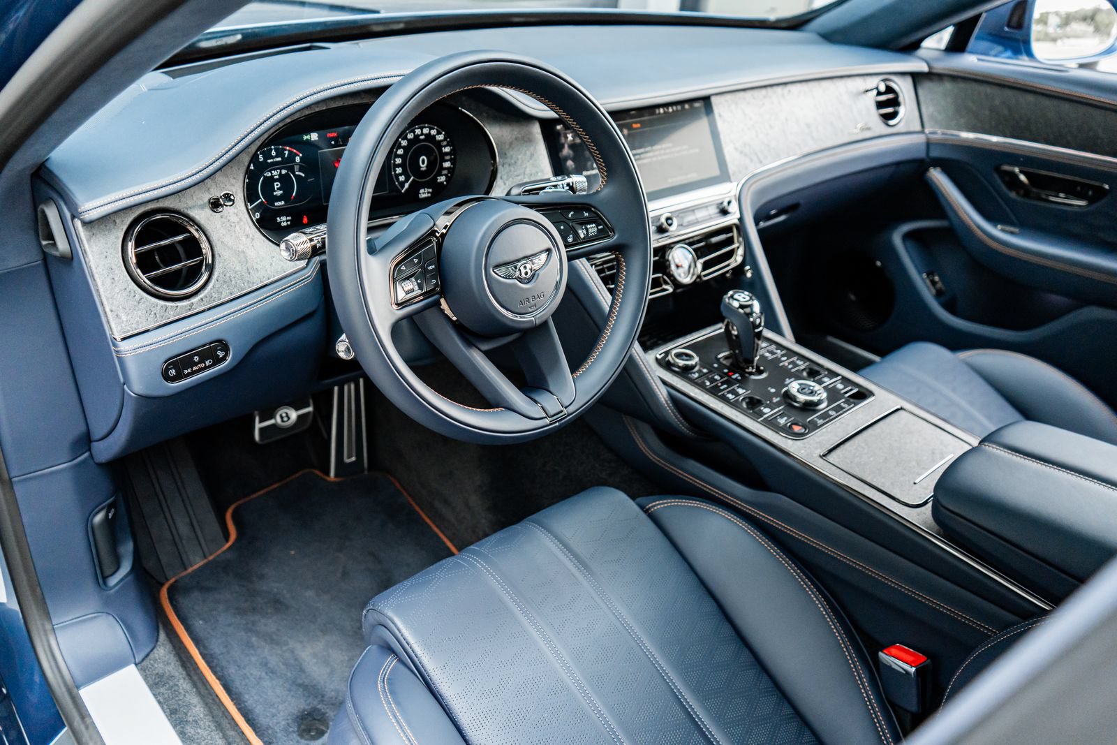 Certified 2025 Bentley Flying Spur Plug-In Hybrid AWD/4WD image 30
