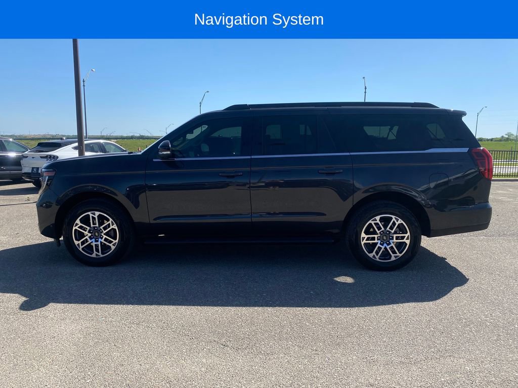 Used 2025 Ford Expedition Max Active AWD/4WD image 3
