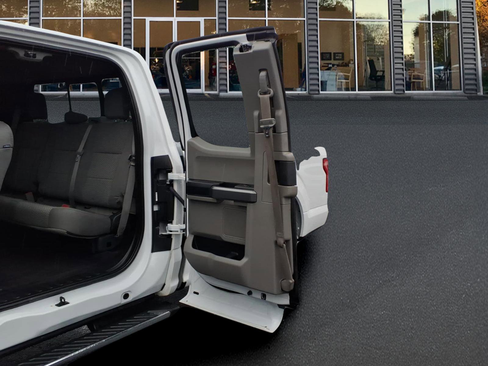 Used 2016 Ford F150 XLT w/ Equipment Group 302A Luxury image 14