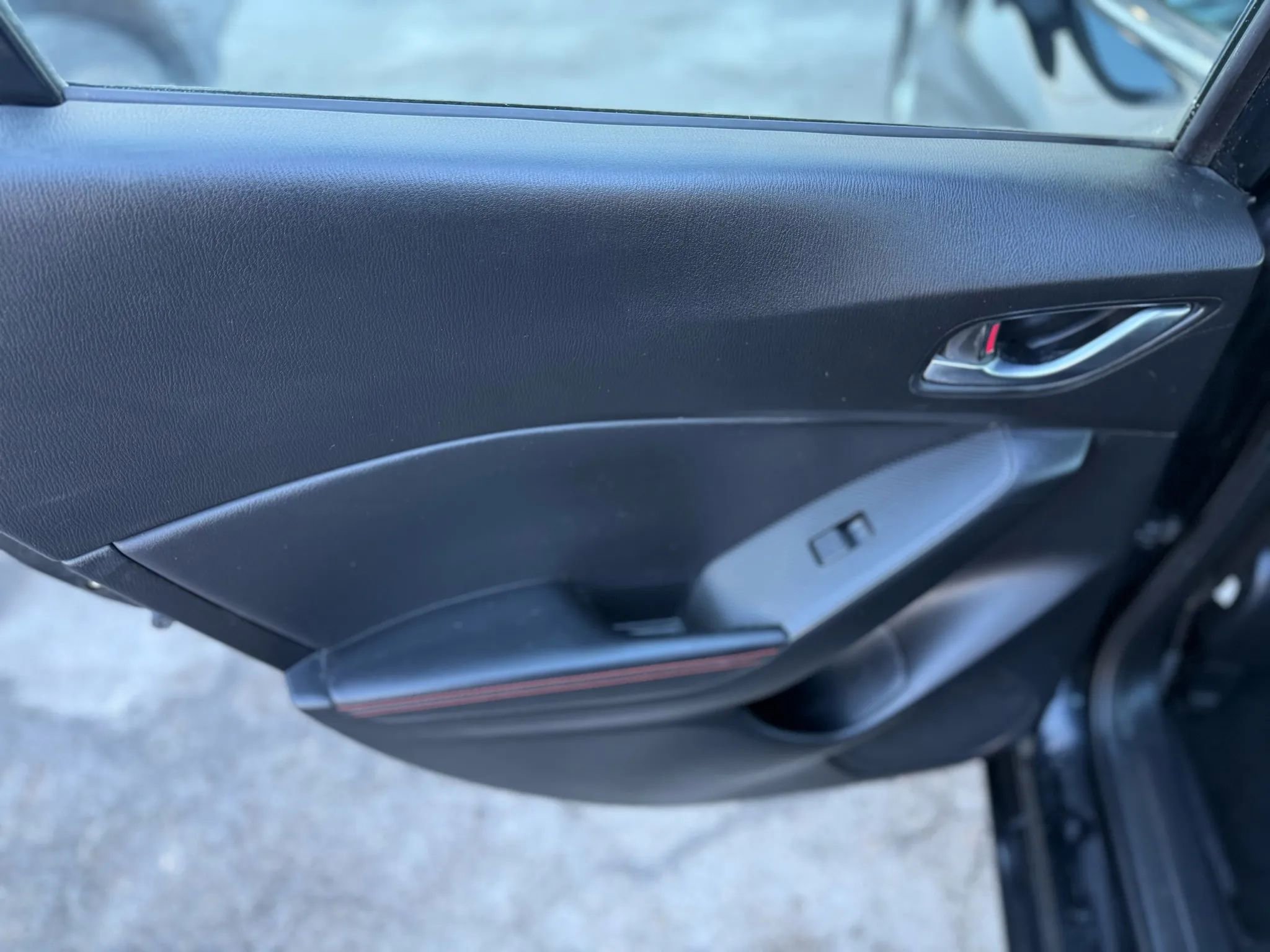 Used 2015 MAZDA MAZDA3 s Touring image 22