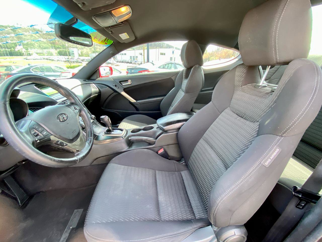 Used 2014 Hyundai Genesis 2.0T image 9