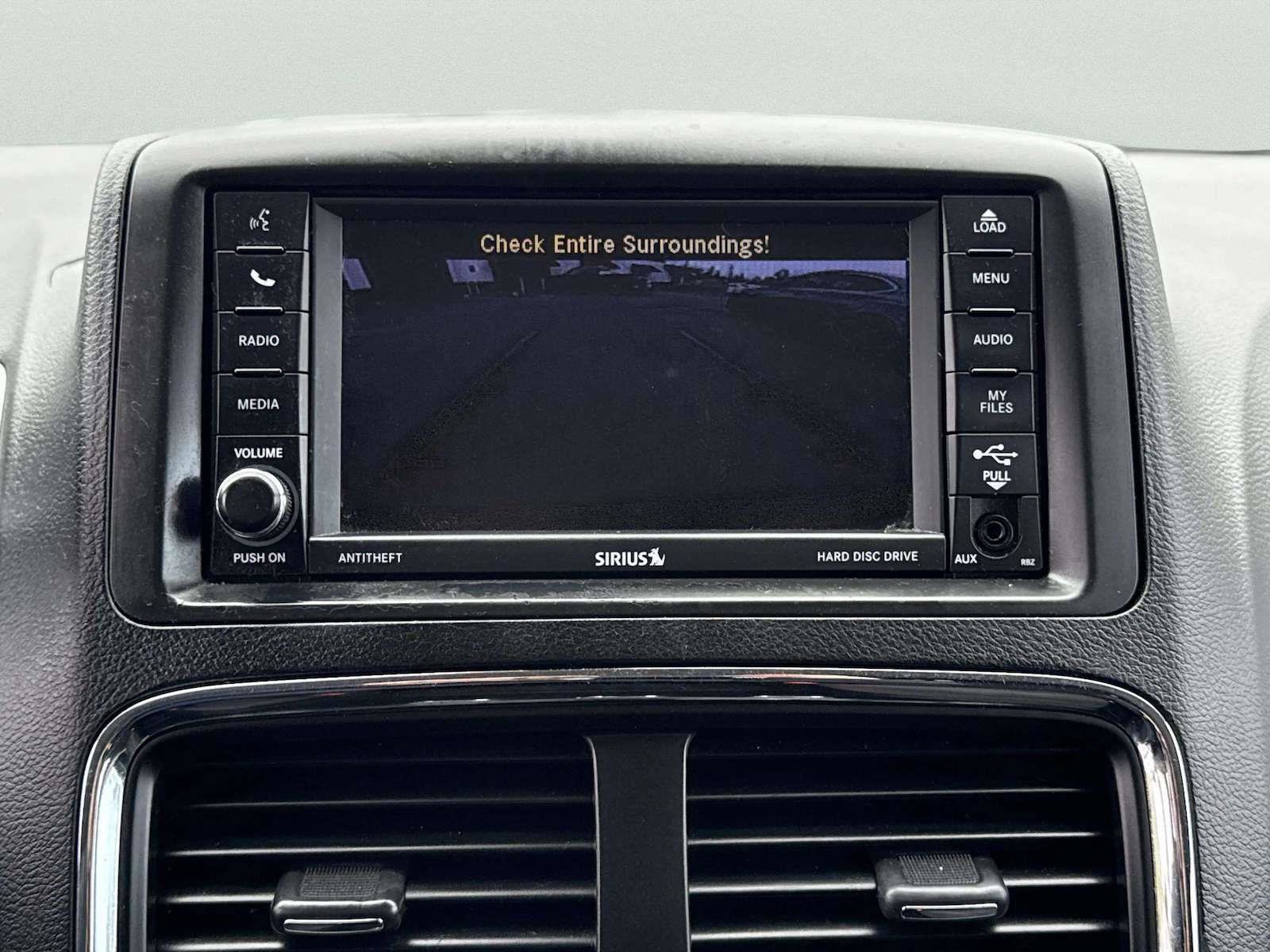 Used 2019 Dodge Grand Caravan SE w/ UConnect Hands-Free Group image 26