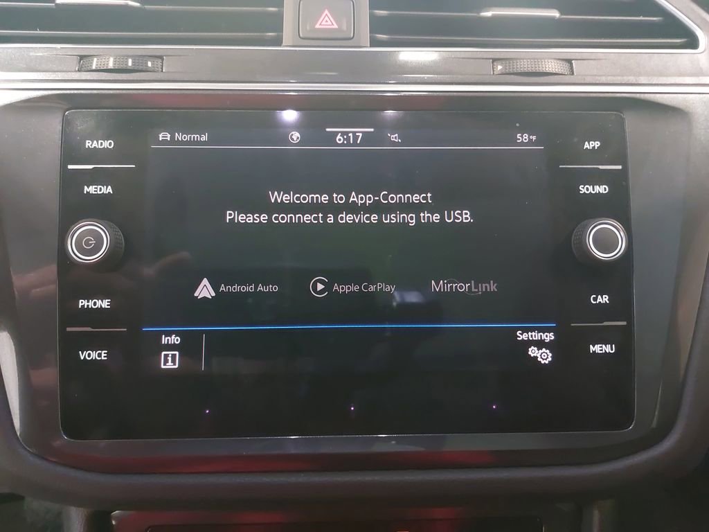 Used 2023 Volkswagen Tiguan SE image 22