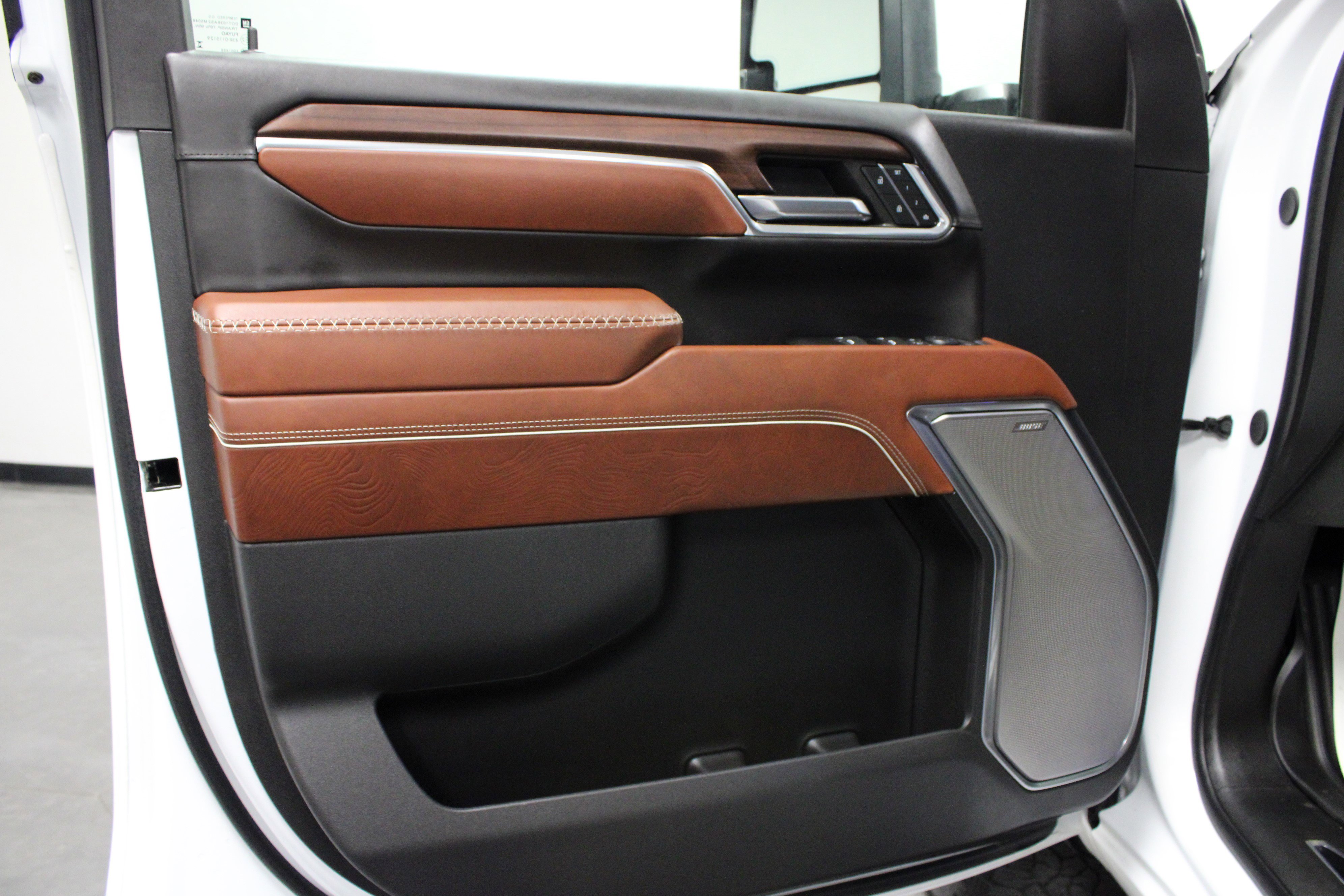 Used 2024 GMC Sierra 2500 Denali Ultimate image 11