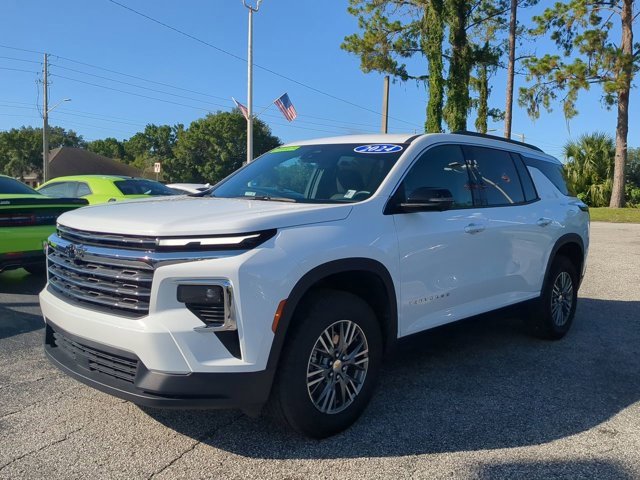 Used 2024 Chevrolet Traverse LT image 8