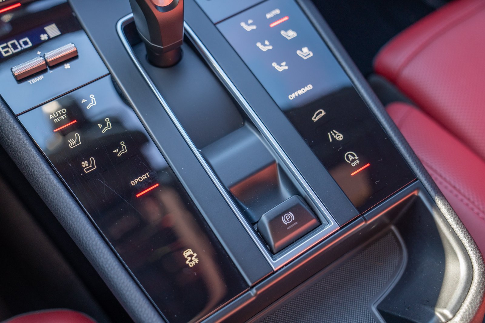 Certified 2026 Porsche Macan AWD/4WD image 19