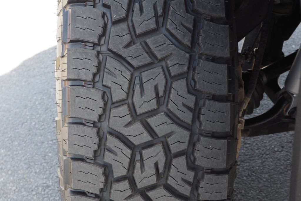 Used 2025 GMC Sierra 3500 AT4 w/ AT4 Premium Plus Package AWD/4WD image 10
