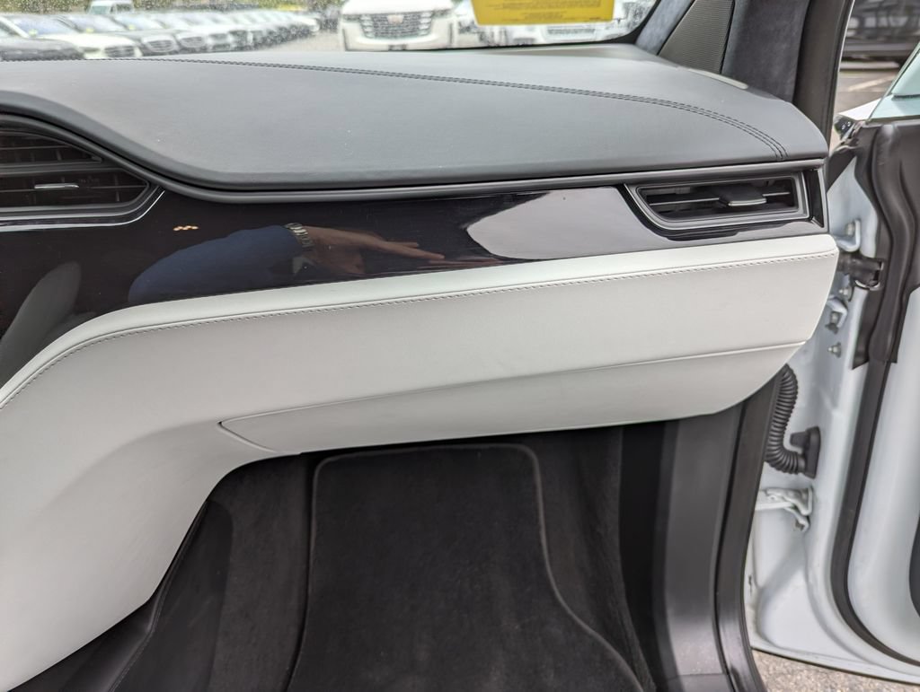 Used 2020 Tesla Model X Long Range AWD/4WD image 32