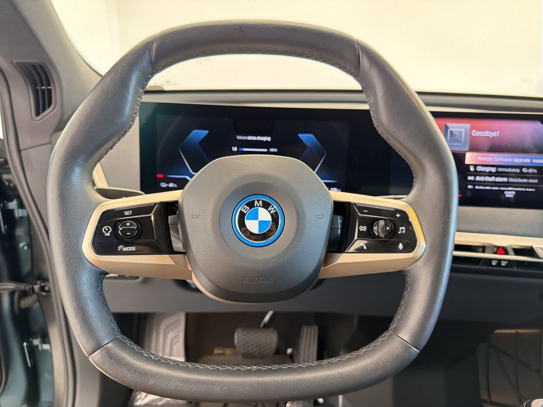 Certified 2023 BMW iX xDrive50 w/ Premium Package AWD/4WD image 18