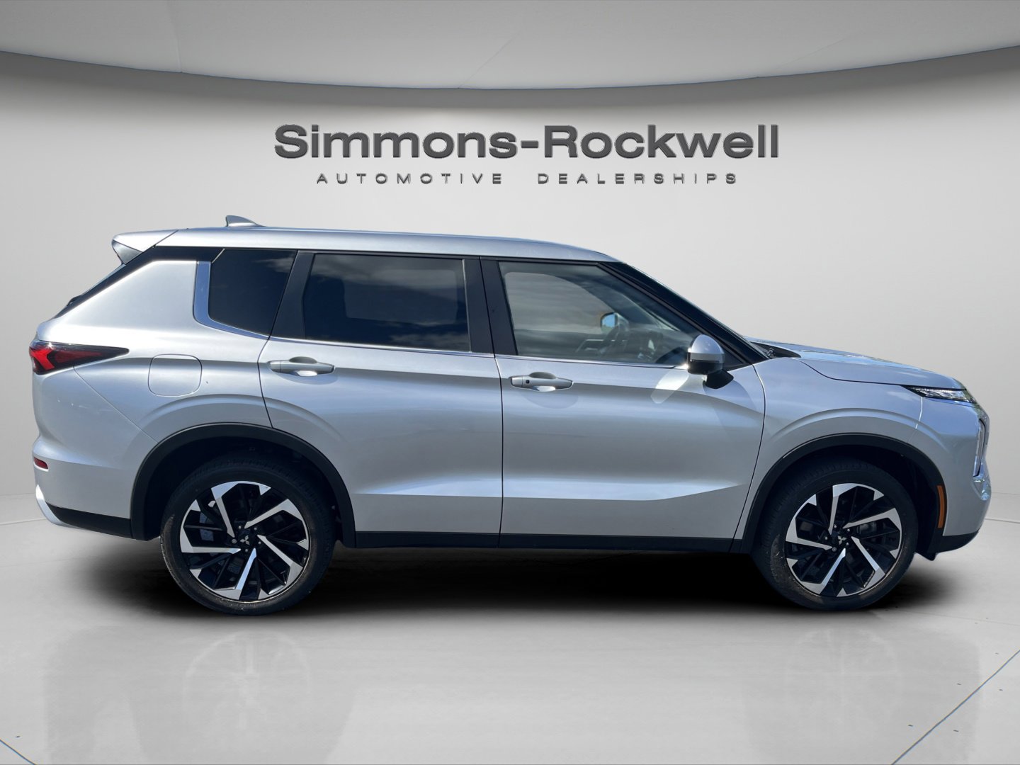 Used 2023 Mitsubishi Outlander SE AWD/4WD image 6