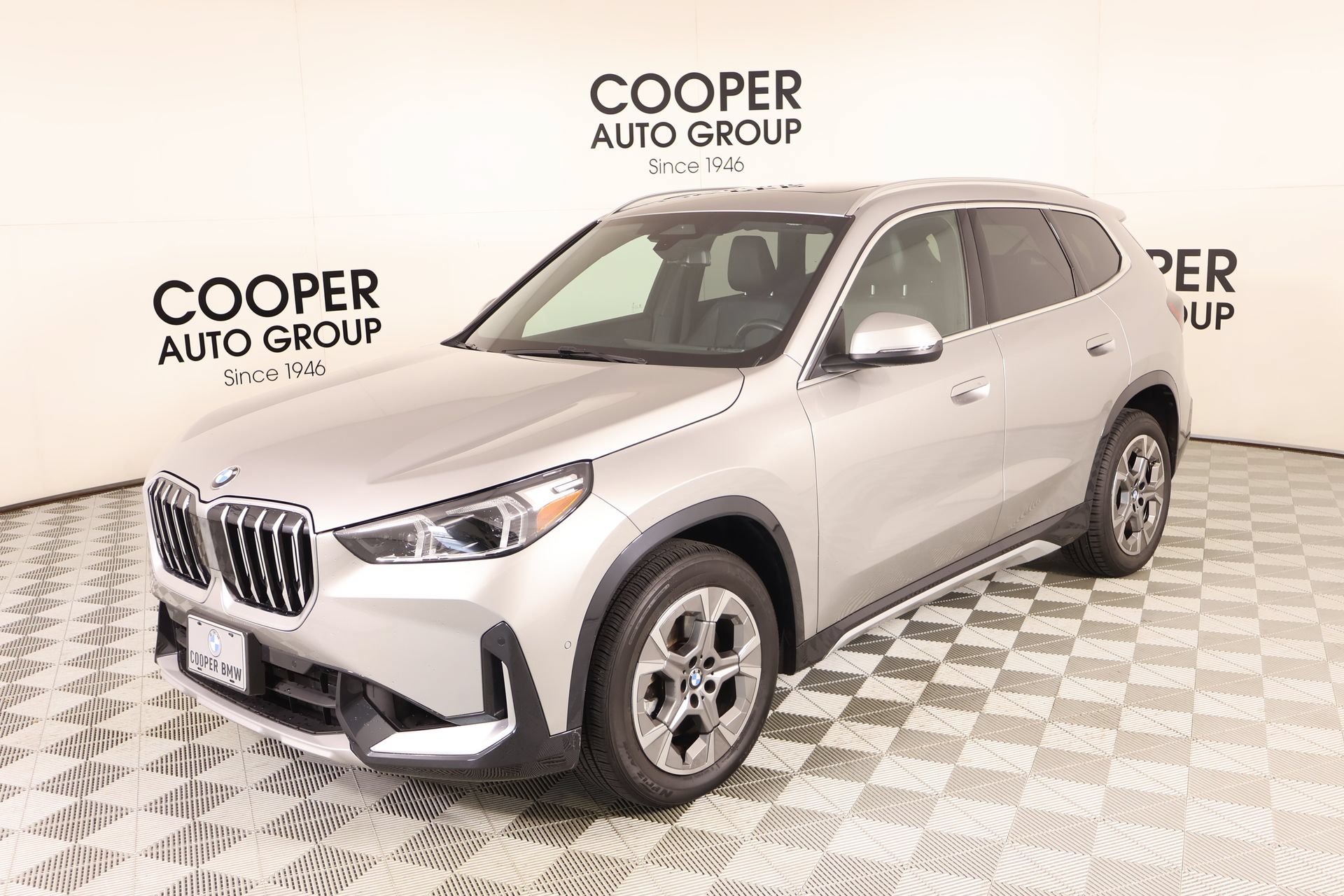 Used 2025 BMW X1 xDrive28i w/ Convenience Package AWD/4WD image 11