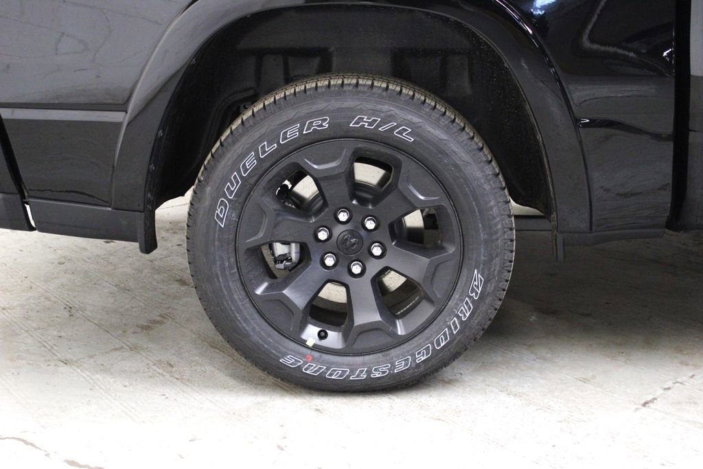 New 2026 RAM 1500 4x4 Crew Cab image 35