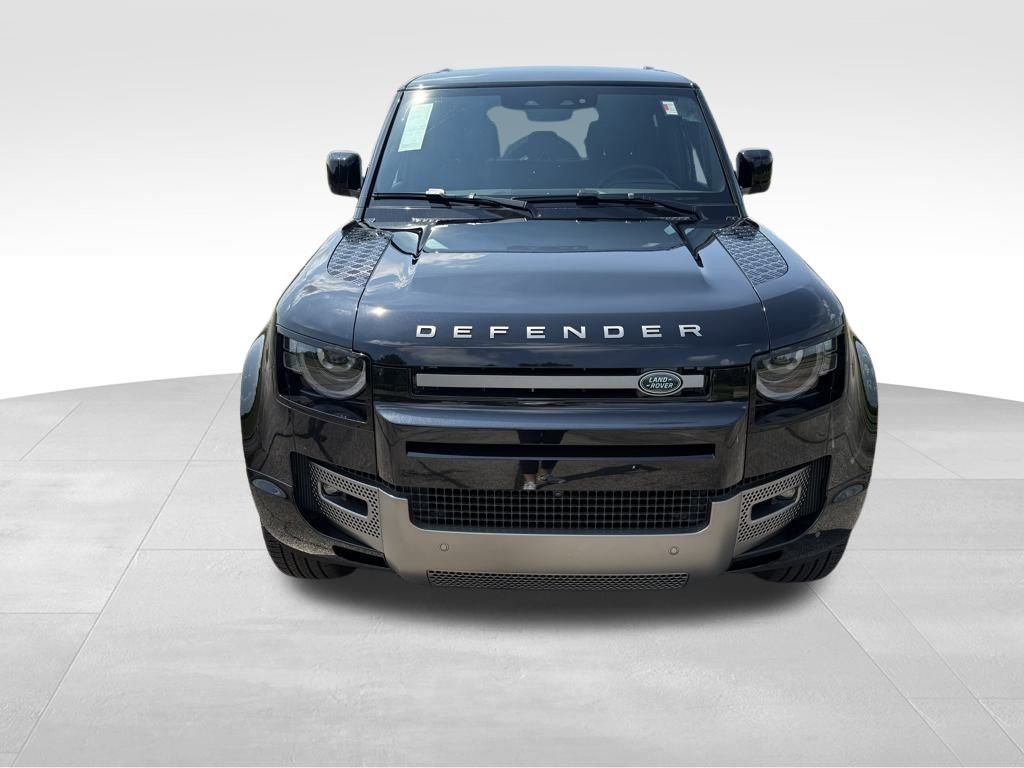 New 2025 Land Rover Defender 110 X-Dynamic SE image 4