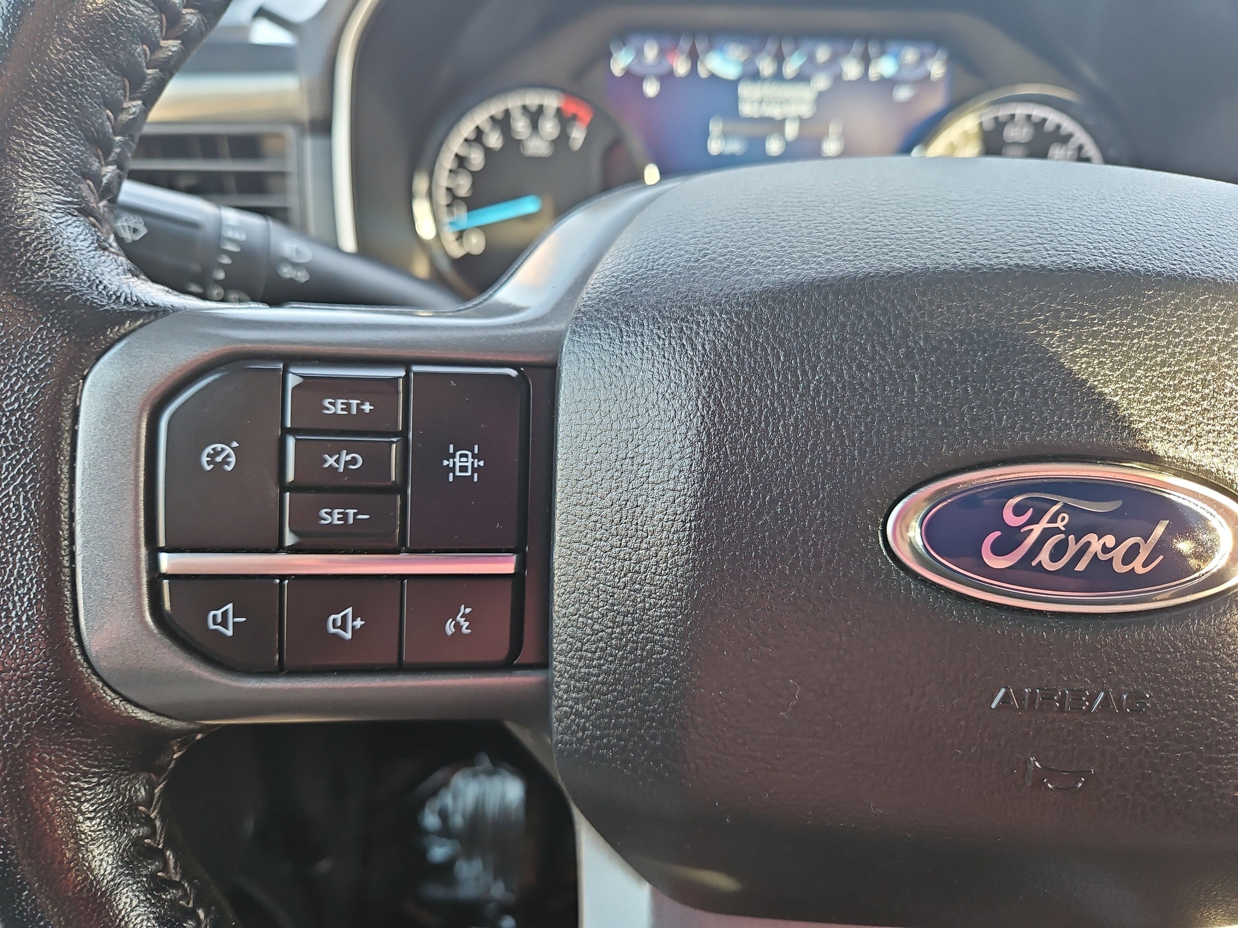 Used 2022 Ford F150 XLT w/ Equipment Group 302A High image 16