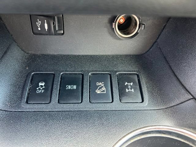 Used 2014 Toyota Highlander XLE AWD/4WD image 22