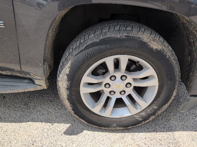 Used 2015 Chevrolet Tahoe LS image 3