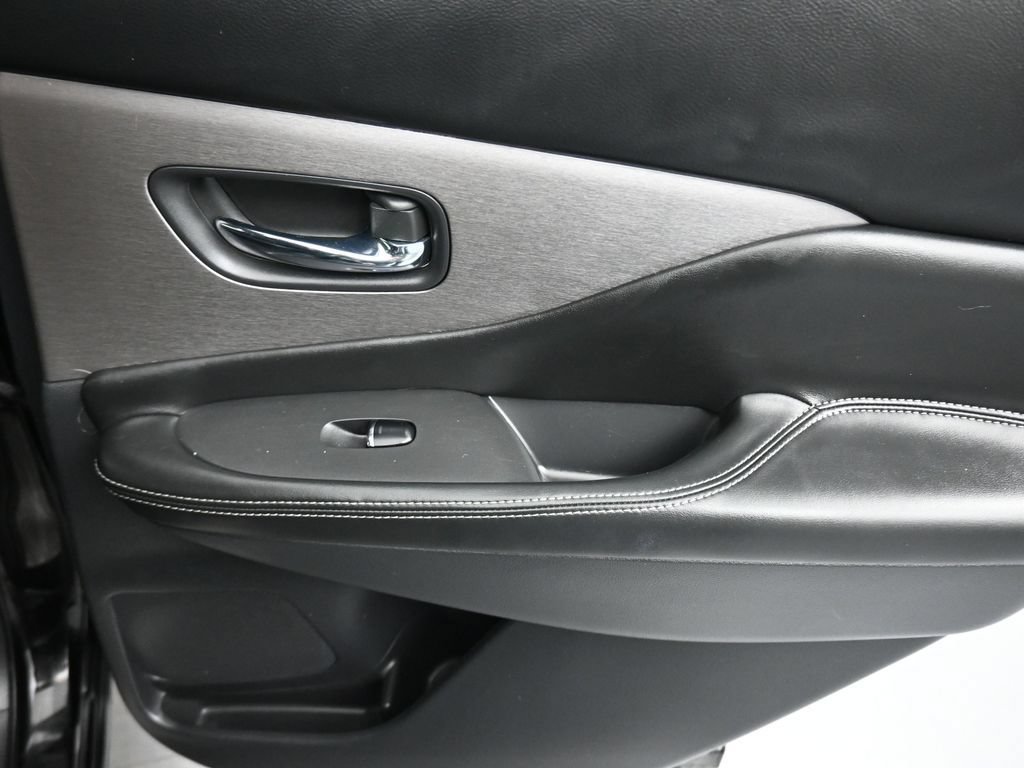 Used 2019 Nissan Murano SL w/ Cargo Package FWD image 36