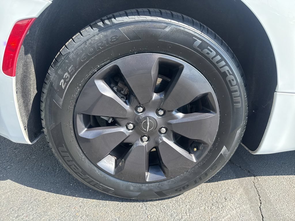 Certified 2020 Chrysler Pacifica Limited w/ Quick Oder Package 2EV RED-S FWD image 10