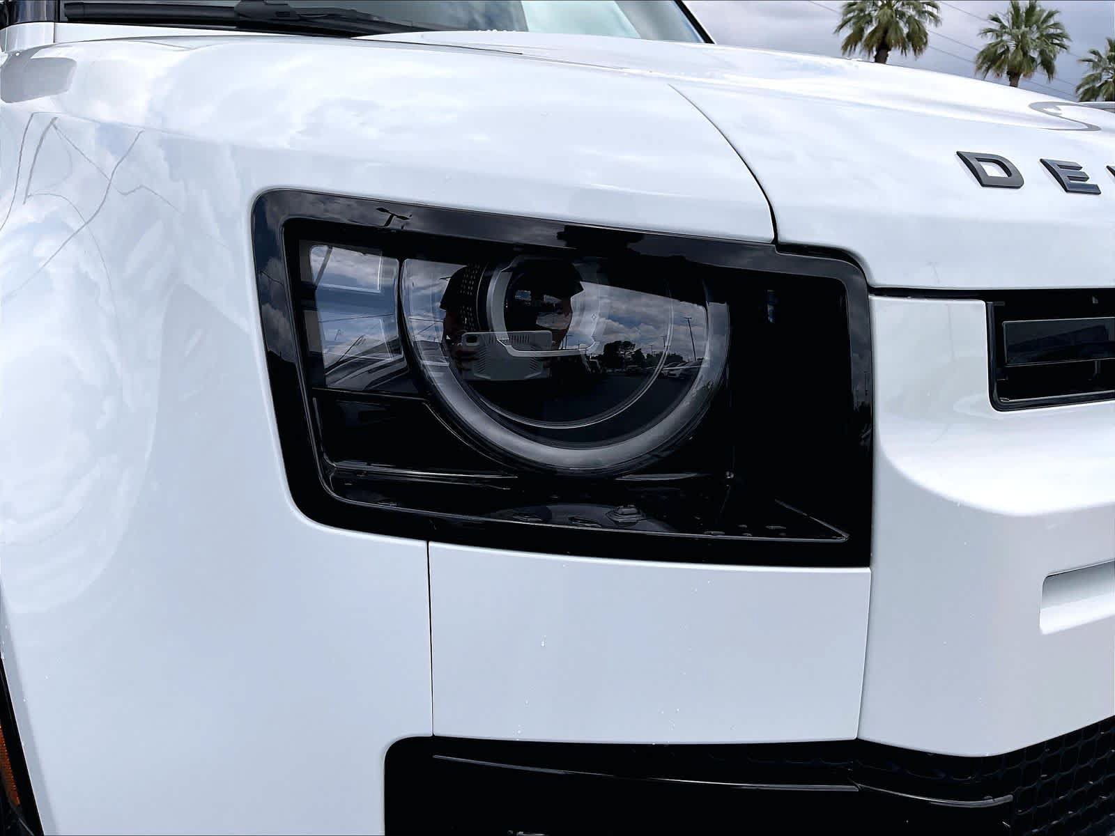 New 2026 Land Rover Defender 110 X-Dynamic SE AWD/4WD image 33
