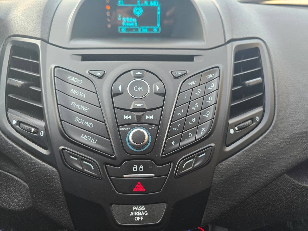 Used 2016 Ford Fiesta SE FWD image 31