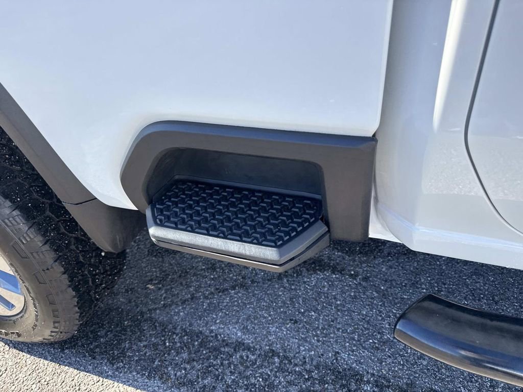 Used 2023 Chevrolet Silverado 2500 Custom w/ Custom Value Package image 13
