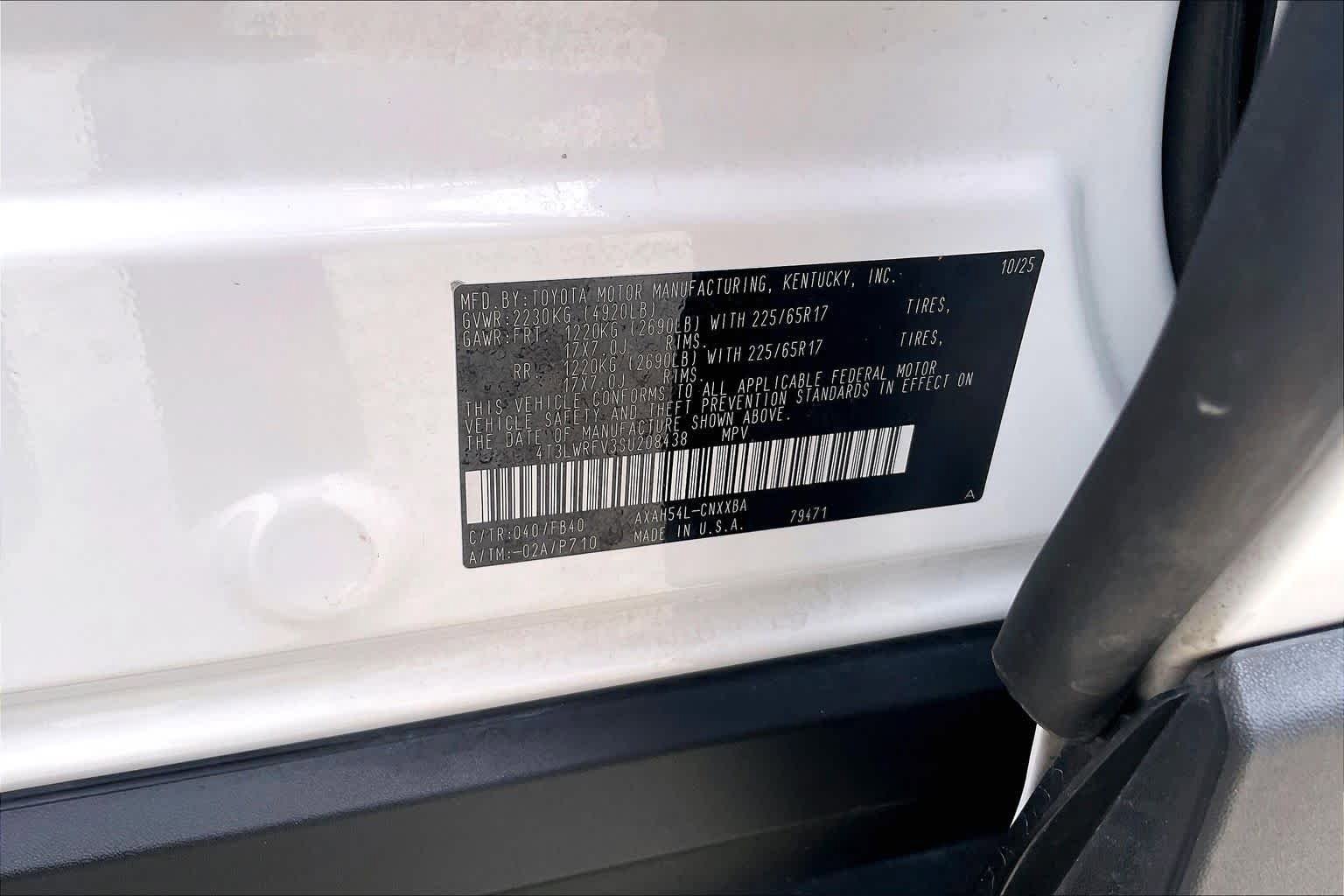 Used 2025 Toyota RAV4 LE AWD/4WD image 34