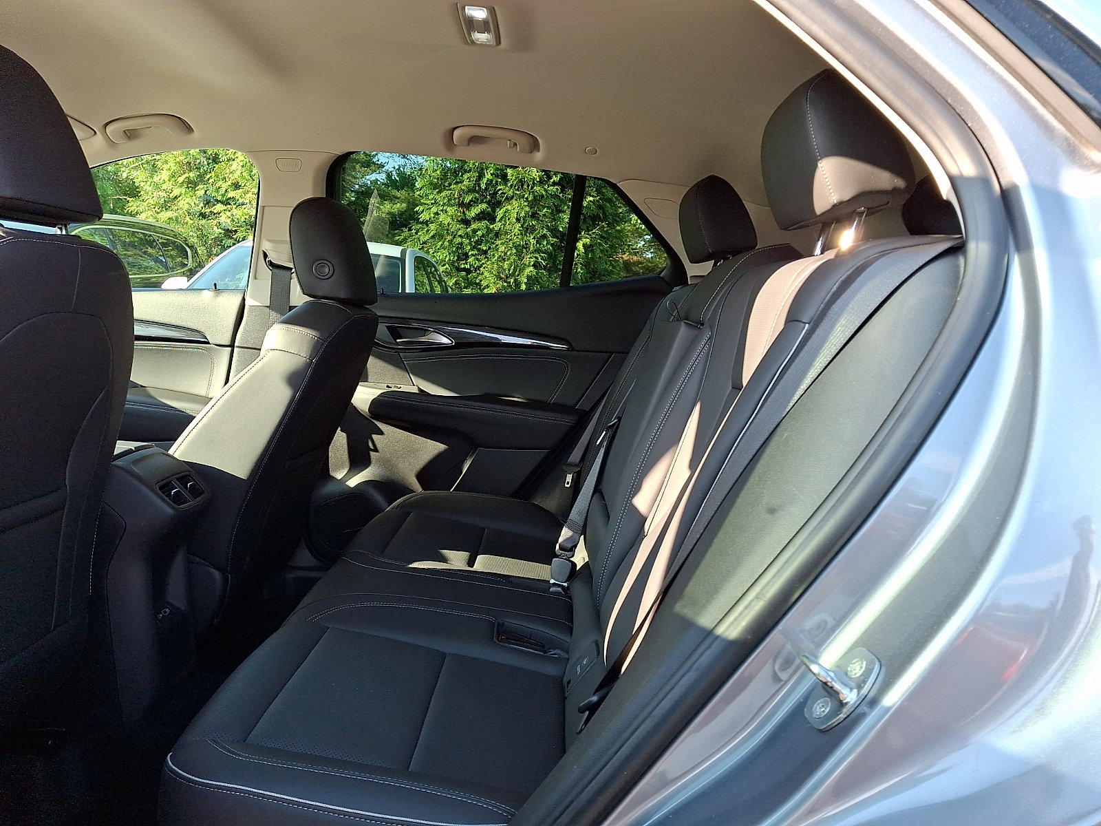 Certified 2022 Buick Envision Essence w/ Technology Package I FWD image 10
