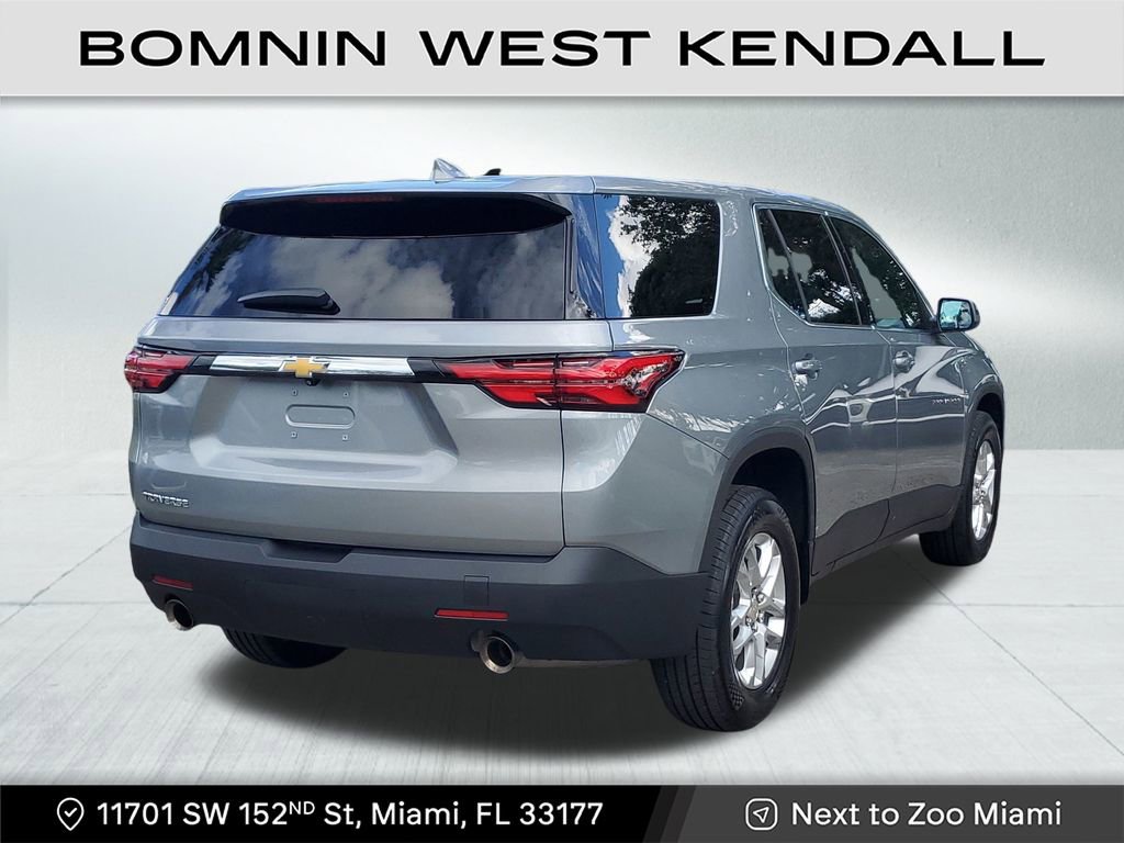 Used 2023 Chevrolet Traverse LS image 7