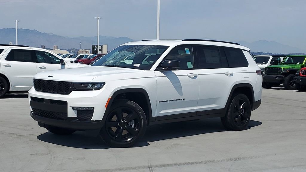 New 2025 Jeep Grand Cherokee L Limited w/ Black Appearance Package image 33