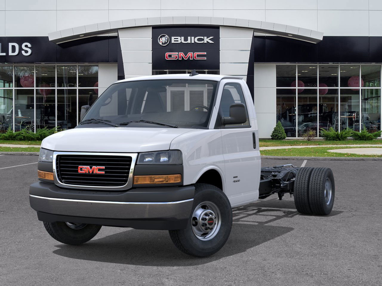 New 2025 GMC Savana 4500 w/ Power Convenience Package RWD image 39