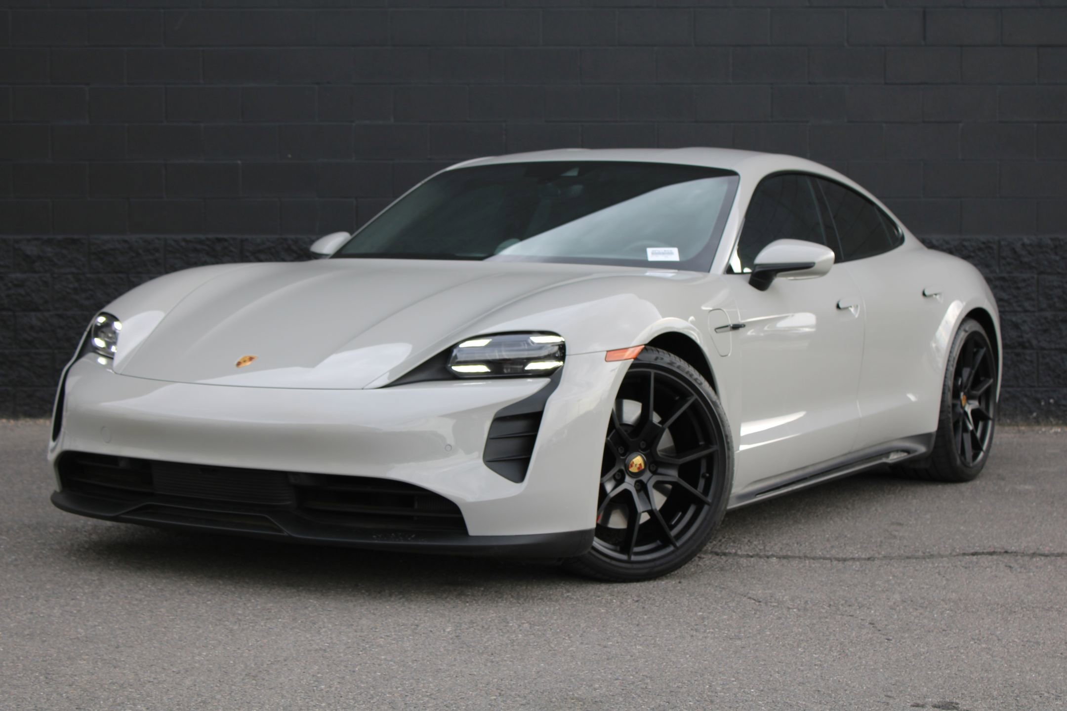 Used 2023 Porsche Taycan GTS image 1