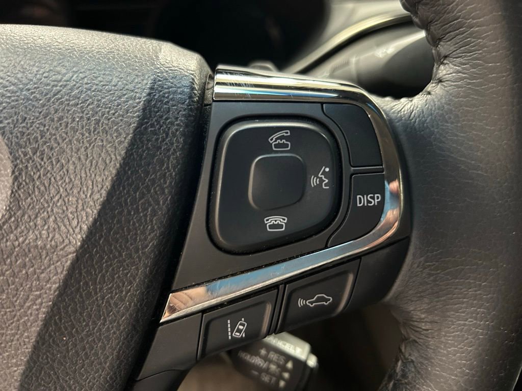 Used 2018 Toyota Avalon XLE image 11