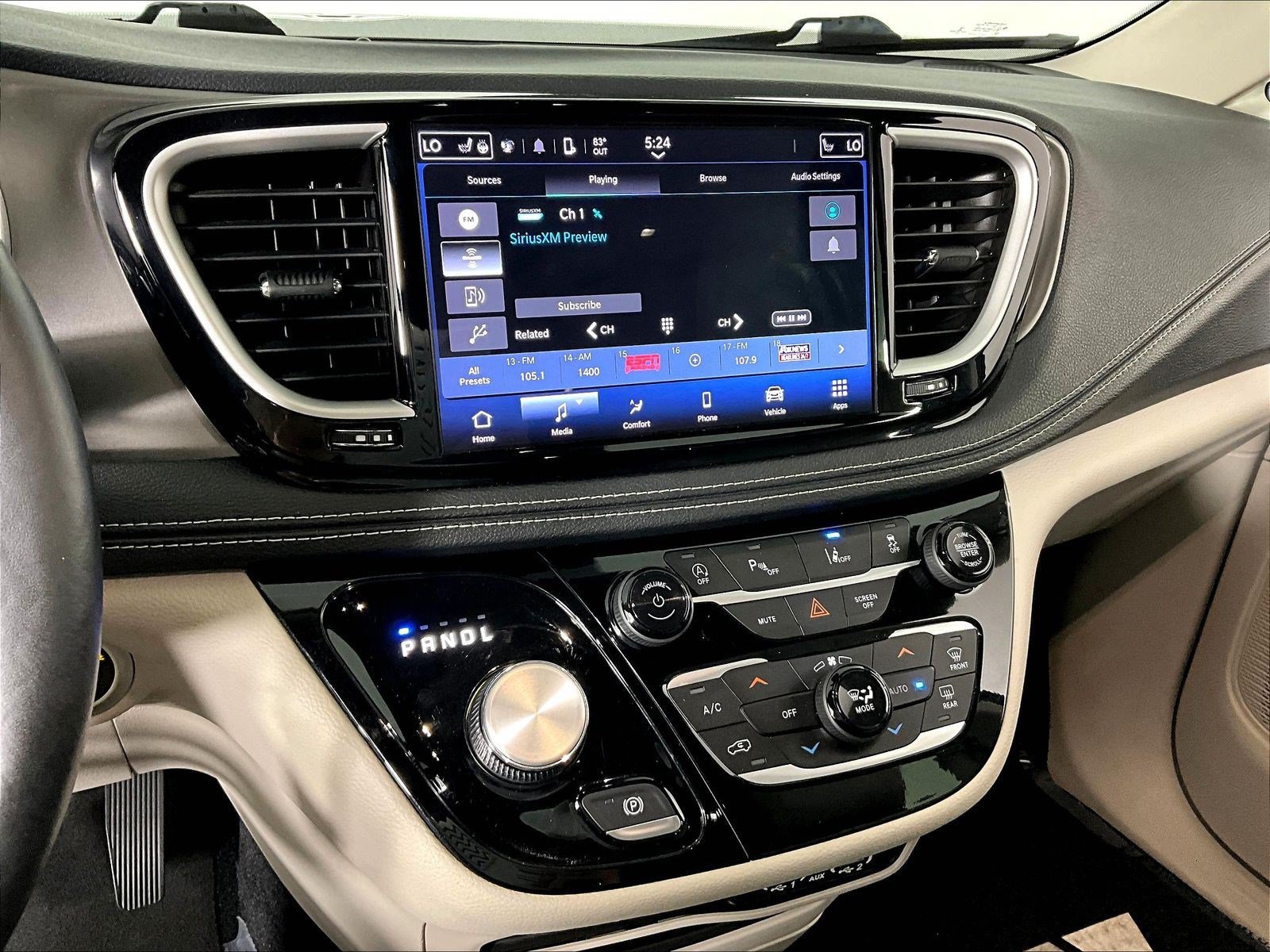 Used 2021 Chrysler Pacifica Touring-L FWD image 39