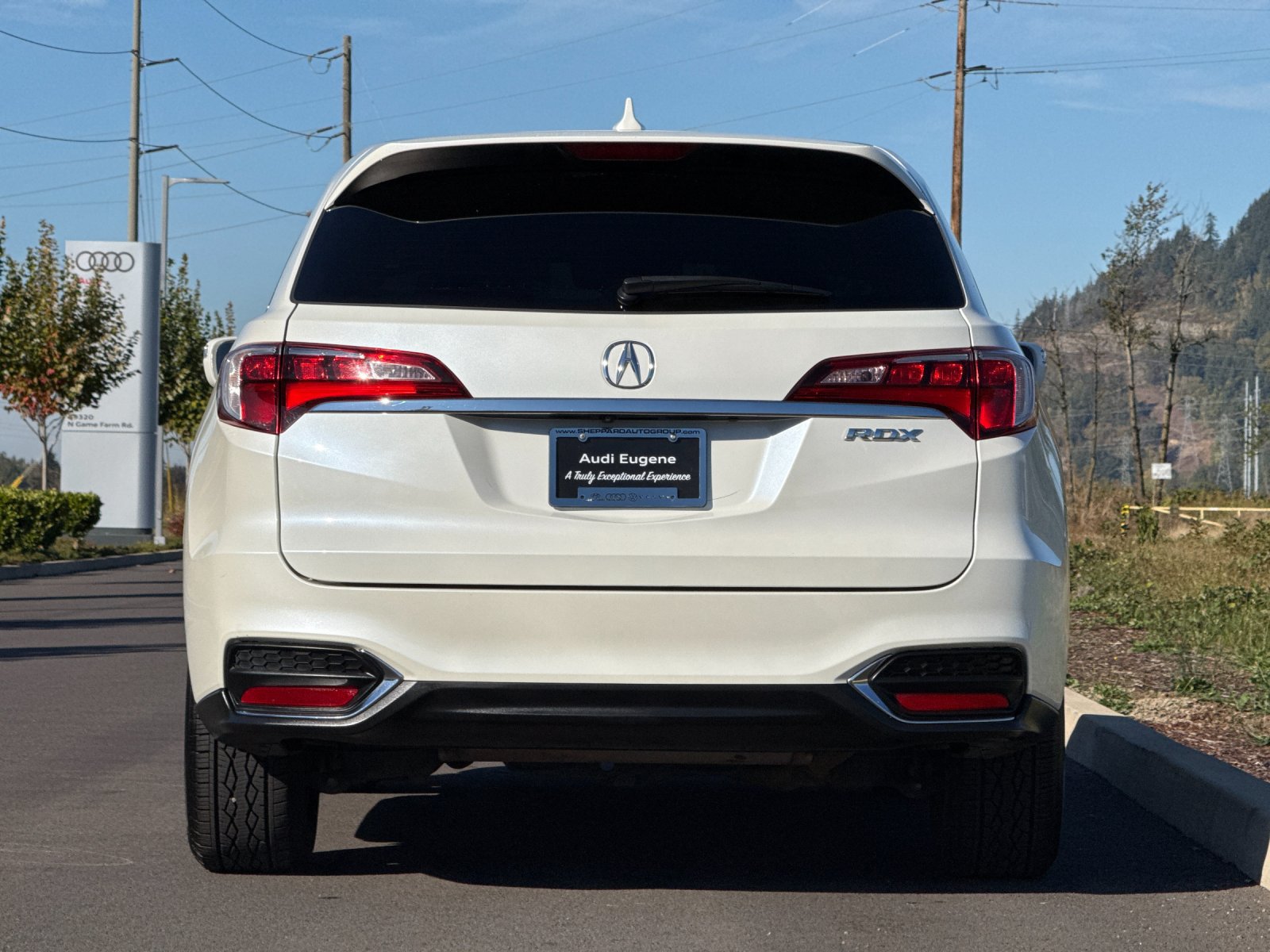 Used 2017 Acura RDX w/ Technology Package FWD image 4