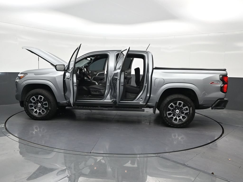 Used 2024 Chevrolet Colorado Z71 w/ Z71 Convenience Package 2 AWD/4WD image 33