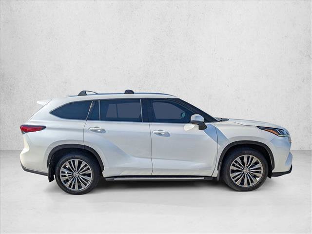 Used 2021 Toyota Highlander Platinum image 4