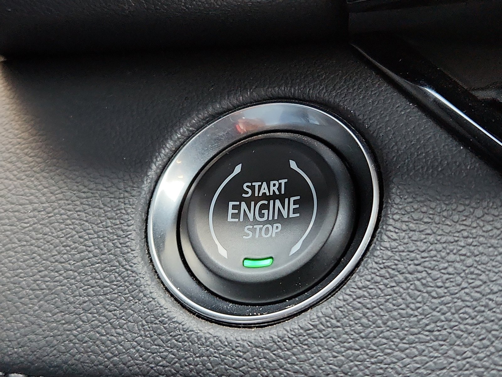 Used 2025 Buick Enclave Preferred w/ Power Package FWD image 18