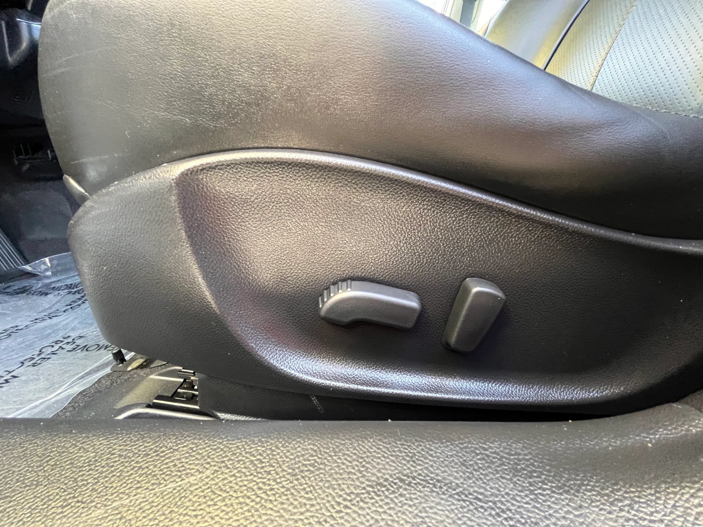 Used 2012 INFINITI G25 Journey RWD image 10