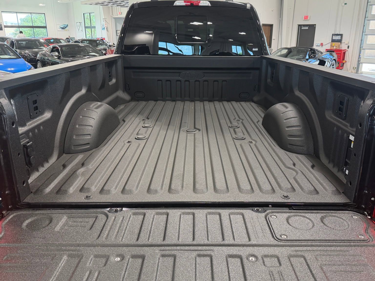 Used 2026 Ford F450 Platinum w/ FX4 Off-Road Package AWD/4WD image 9