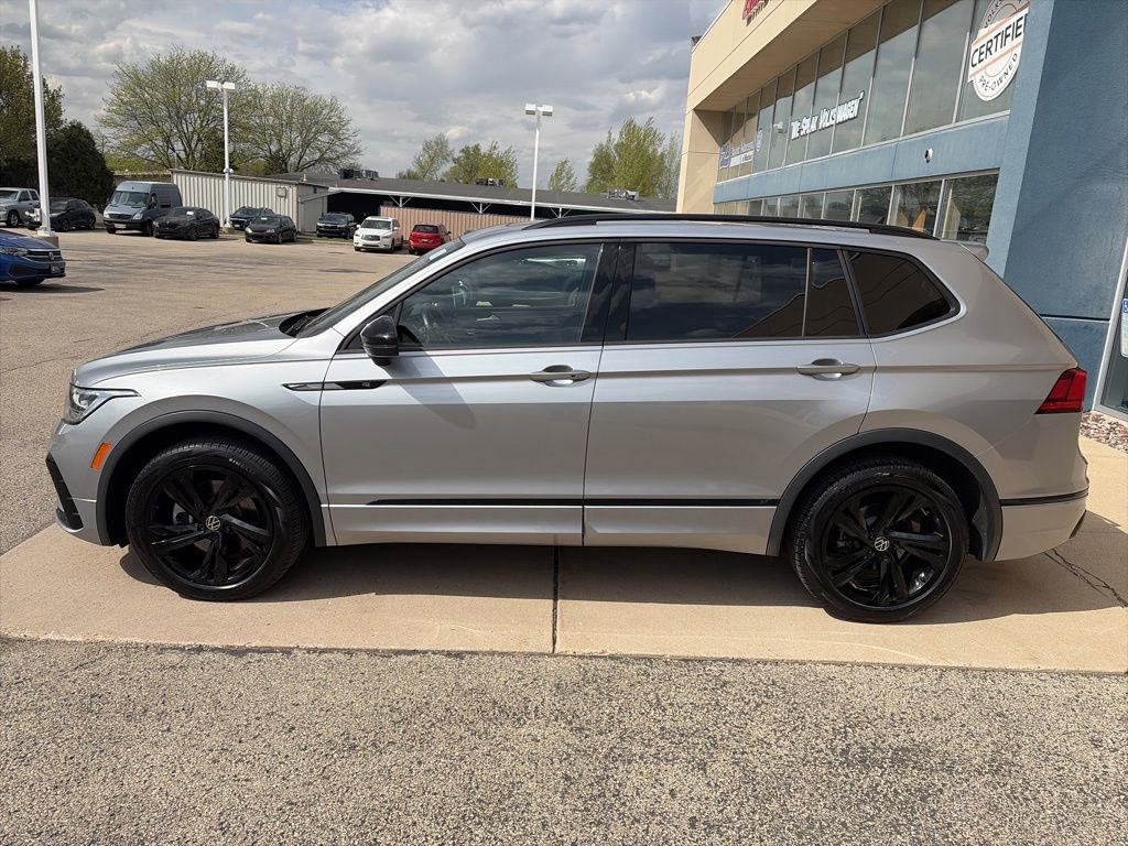 Certified 2023 Volkswagen Tiguan SE R-Line AWD/4WD image 5