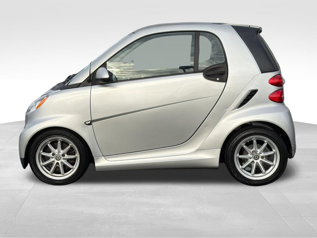 Used 2009 smart fortwo passion RWD image 15