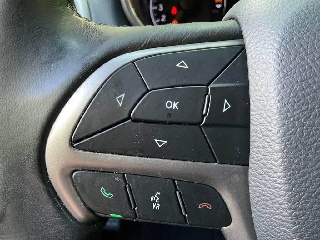 Used 2019 Jeep Grand Cherokee Laredo w/ Laredo X Package AWD/4WD image 35