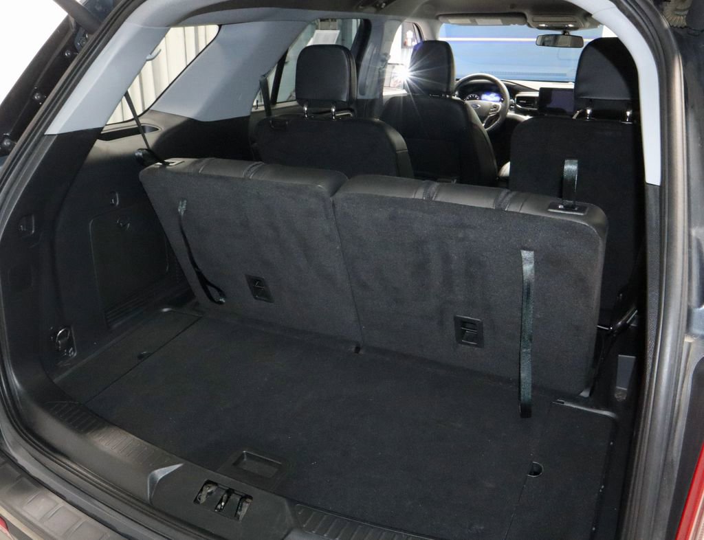 Certified 2022 Ford Explorer XLT w/ Equipment Group 202A image 15