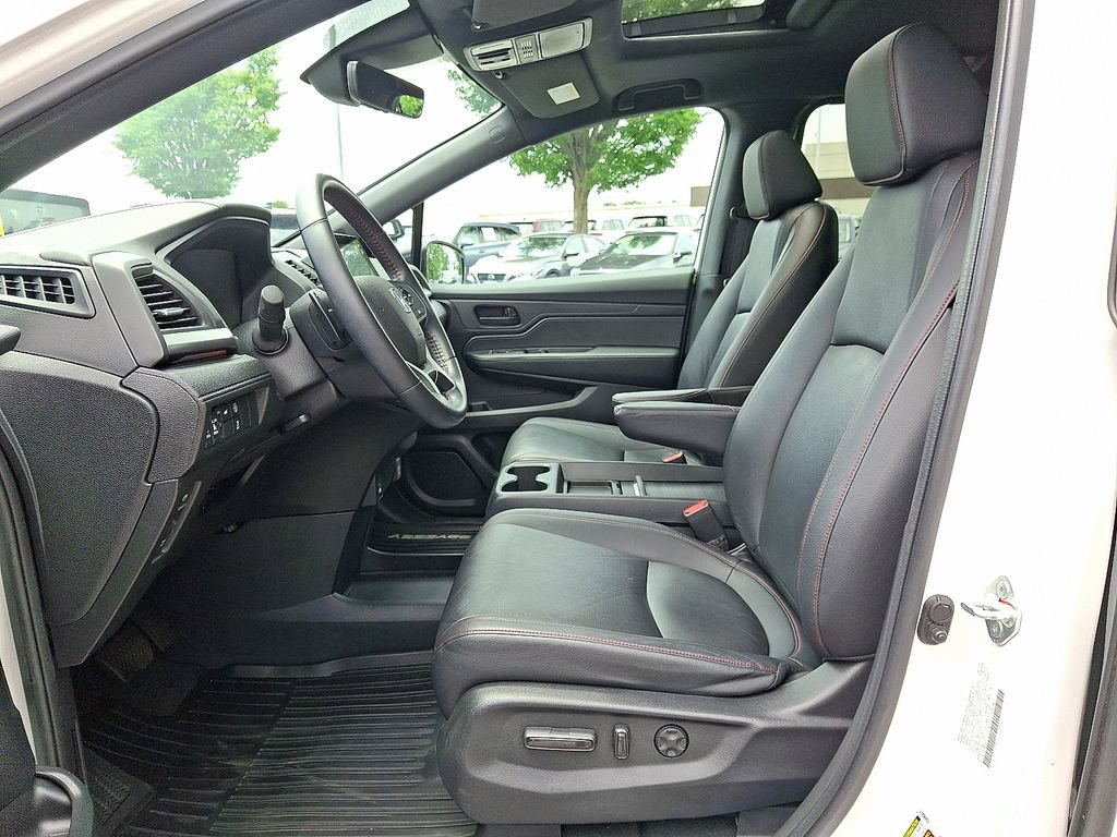 Used 2023 Honda Odyssey Sport image 14