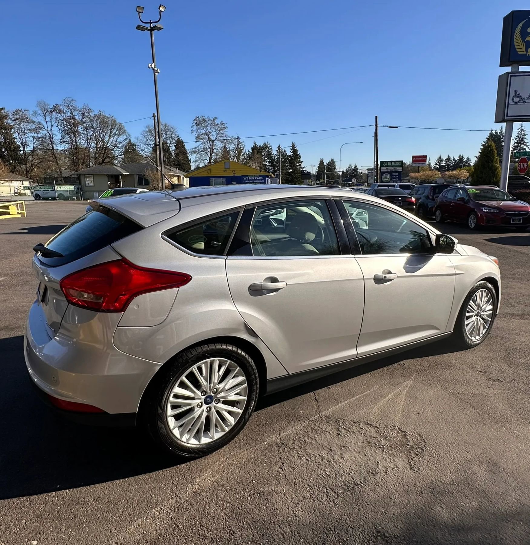 Used 2018 Ford Focus Titanium FWD image 6