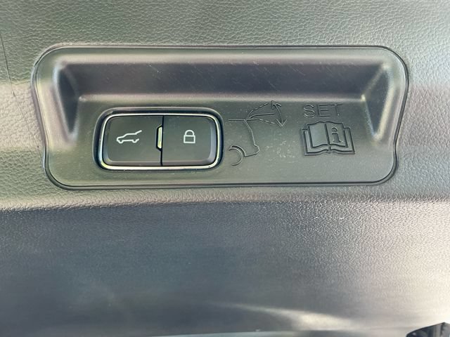 Used 2025 Ford Explorer ST-Line AWD/4WD image 25