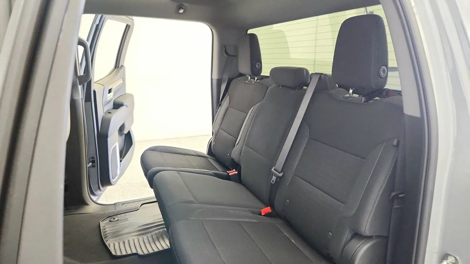 Used 2024 Chevrolet Silverado 1500 LT AWD/4WD image 25